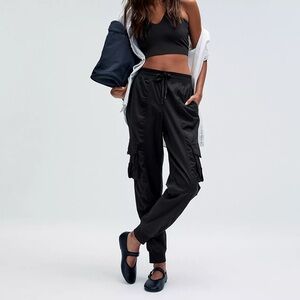 Lululemon Dance Studio Cargo Joggers in Dark Gray size Medium